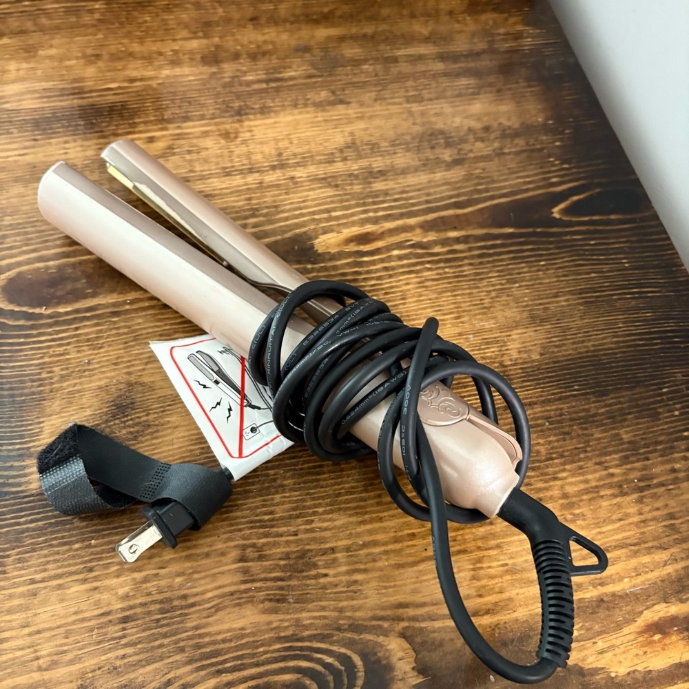 Tyme Hair Flat Iron/Straightener‎